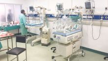 Nouveau-nés morts à cause de la bactérie Serratia : l’usage d’antibiotiques et l’hygiène en question en milieu hospitalier