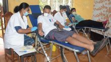 [En images] Confinement : les dons de sang organisés au domicile de volontaires à Camp-Levieux et à Trèfles