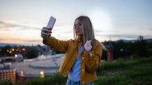 Selfies, retouches et estime de soi ne font pas bon ménage