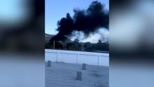 Pailles : épaisse fumée noire et pneus en feu 