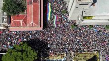 La marche de l’opposition et de plateformes citoyennes vue du ciel 
