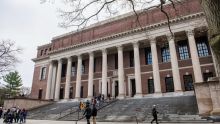 L'administration Trump interdit à Harvard d'accueillir des étudiants étrangers