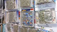 À l'aéroport : Rs 2,5 M de cannabis découverts dans des boîtes de jeu de puzzle