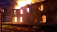 Incendie aux Casernes centrales : la SSU Barracks et un entrepôt ravagés par les flammes 