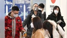 Coronavirus : plus de 2 100 morts, l'épidémie semble ralentir en Chine