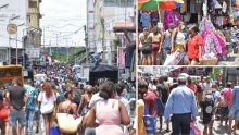 [En images] Les achats battent leur plein à Port-Louis