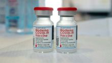 Covid-19: selon Moderna, une dose complète de son vaccin en rappel booste son efficacité contre Omicron