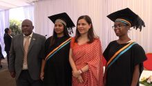Deux jeunes Chagossiennes graduées : «On ne peut pas faire de progrès sans l'éducation», commente Bancoult