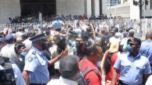 Private Prosecution contre Sawmynaden : la police annonce l’ouverture d’une enquête sur le rassemblement devant la New Court House