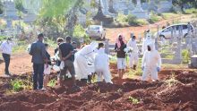 Vives émotions durant l’inhumation de Keira Esther, 15 mois, décédée de la Covid-19