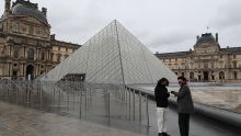 Coronavirus en France: le musée du Louvre rouvre ses portes