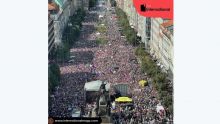 Des dizaines de milliers de personnes protestent à Prague contre le gouvernement tchèque