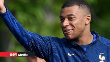 Foot: Mbappé heureux de rester au PSG la saison prochaine