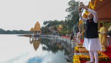 Modi conclut sa visite officielle à Maurice par une séance de prières au Ganga Talao