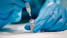 Variant Omicron: possible de développer très rapidement un vaccin, affirme un scientifique d'Oxford
