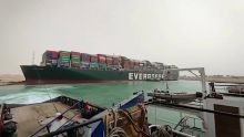 En Égypte : un navire de 200 000 tonnes bloque un axe majeur de la marine marchande