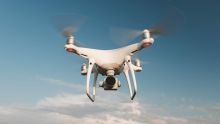 Bloquer les livraisons de colis illicites : des filets anti-drones recommandés dans les prisons