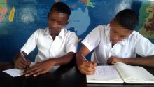 Combat contre la pauvreté : À 16 ans, ils étudient le jour et travaillent la nuit 