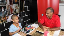 Emtel offre un an d’Internet gratuit au petit génie mauricien