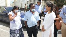 Incendie à Shoprite : la VPM Fazila Daureeawoo rencontre les parents de Dineshwar Domah