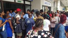 Port-Louis : des sinistrés se plaignent de leurs conditions devant des postes de police