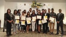 Bourse d’études supérieures : MauBank parraine 13 étudiants de l’UTM