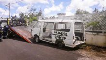 Initiative de la Police de l’Environnement : campagne de ramassage d’épaves de véhicules à Port-Louis