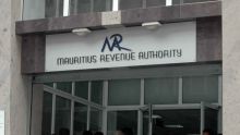 Révision salariale : des employés de la MRA manifestent devant leurs locaux