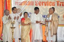 Maha Shivaratree : Pravind Jugnauth loue le travail abattu par le Human Service Trust et les volontaires