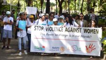 Marche à Port-Louis : «Aret viol fam», scandent les manifestants 