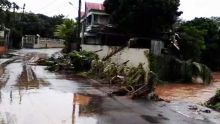 Avis de fortes pluies: des rues transformées en rivières, des maisons inondées
