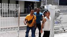 Arrêtés avec un taser et des armes : deux hommes recouvrent la liberté sous caution