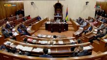 Rentrée parlementaire : expulsés, Bérenger et Assirvaden suspendus pour six et cinq séances respectivement