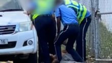 Port-Louis : une policière donne des coups de pied à un homme