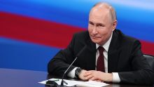 Le Kremlin salue le résultat exceptionnel de Poutine à la présidentielle russe