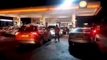 Taxe de Rs 2.00 sur l’essence : la ruée vers les stations-service ce jeudi soir