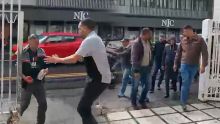 Tribunal de Port-Louis : Shameem Korrimboccus tente de lancer des tomates sur l’ACP Gangadin