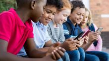 Selon une récente étude mondiale : le smartphone avant 13 ans nuit gravement à la santé mentale 
