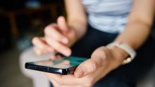 Réseaux sociaux interdits aux moins de 15 ans : la France veut accélérer