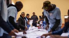 Afrique du Sud: l'ANC remporte les législatives mais son déclin continue