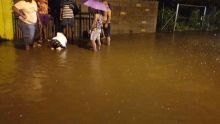 [En images] L'île Maurice copieusement arrosée ; un avis de fortes pluies en vigueur jusqu'à  04h00 ce lundi