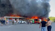 Ukraine: un missile frappe un centre commercial très fréquenté, des morts et des blessés