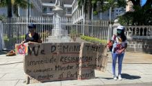 Manif devant l’Hôtel du Gouvernement : Les manifestants ne cachent pas leur colère