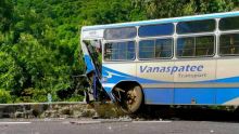 Chamarel : deux blessés dans une collision entre un autobus et un camion