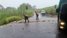 Fortes pluies : les routes principales de Baie-du-Jacotet et de Bel-Ombre impraticables 