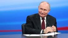 Réélu président, Poutine promet une Russie qui ne se laissera pas intimider
