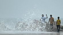 Tempête tropicale : 4 morts et plus de 250 000 sinistrés au Sri Lanka, l'Inde en état d'alerte