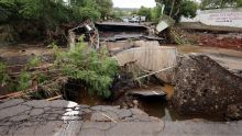 La Réunion : Valls entend répondre vite aux attentes après le cyclone