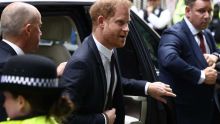 Le prince Harry fait condamner un tabloïd pour piratage de boîtes vocales