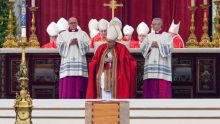 Début des funérailles de Benoît XVI présidées par le pape François 